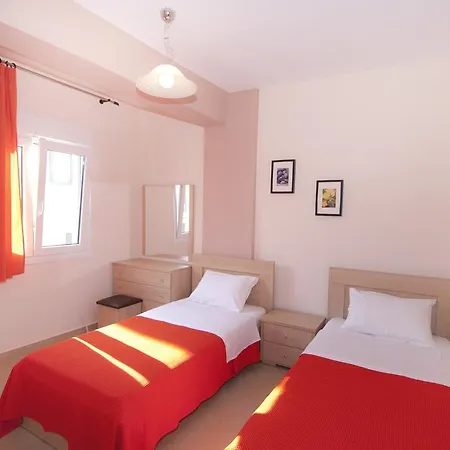 Estia Apartment *